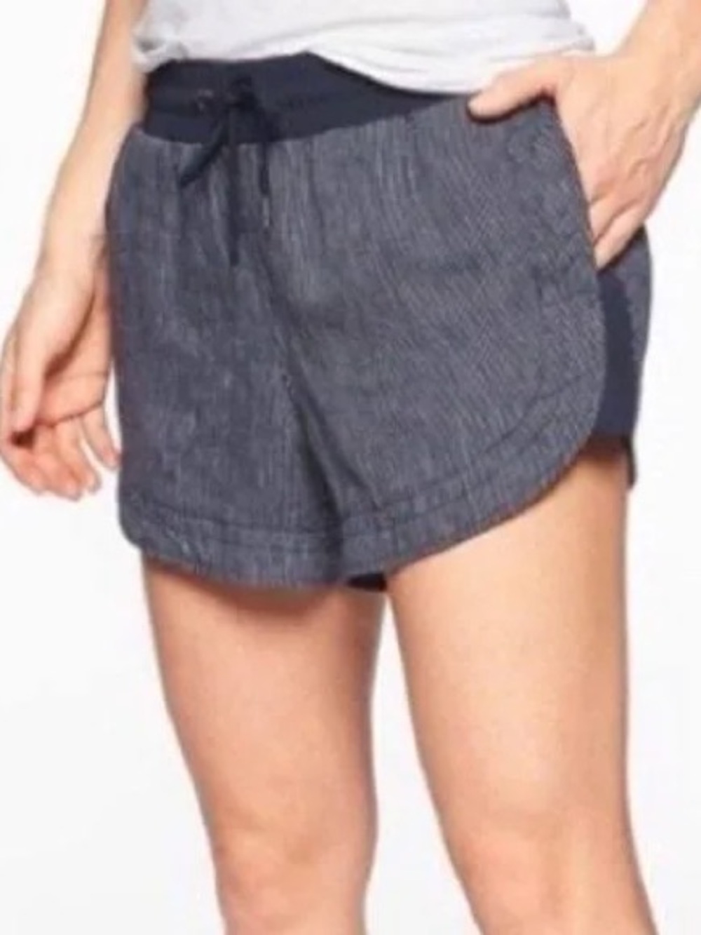 Athleta Navy & White Striped Bali Linen Drawstring Women’s Shorts, size 8